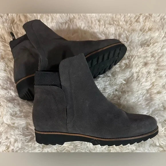 Blondo Boots Womens 8M Waterproof Ankle Shoes Gray Suede Classic Pull On EUC - Picture 4 of 6